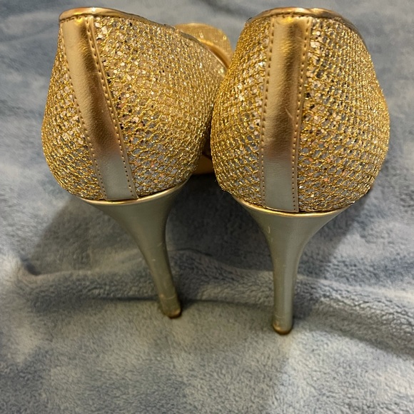 Guess Gold metallic sequin peep toe stiletto 8 - Picture 5 of 8